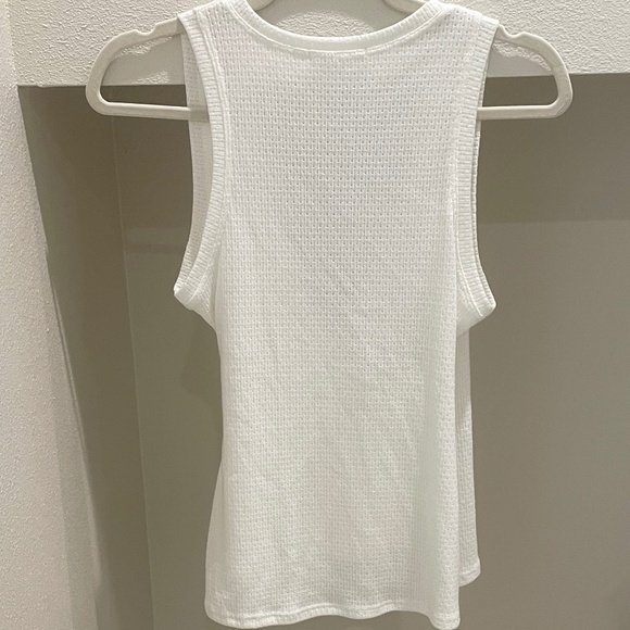 NWOT Korye White Surplice Tank Top (Size S) - Picture 3 of 5